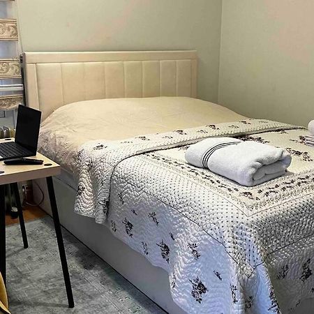 Charming Private Guest House Enfield Luaran gambar