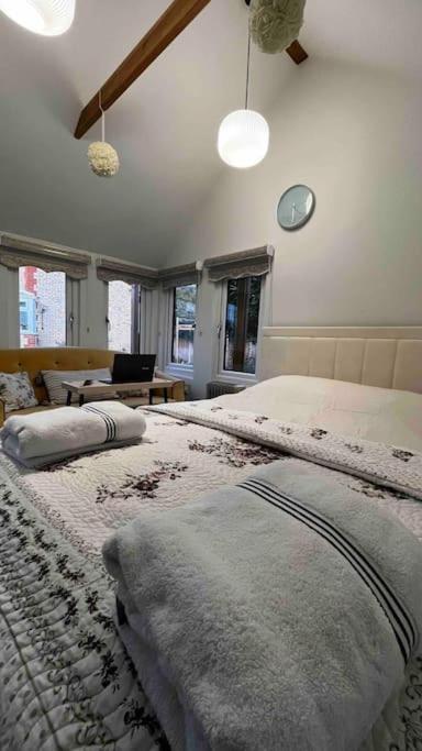 Charming Private Guest House Enfield Luaran gambar