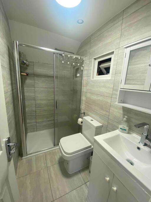 Charming Private Guest House Enfield Luaran gambar