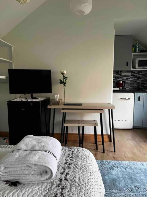Charming Private Guest House Enfield Luaran gambar