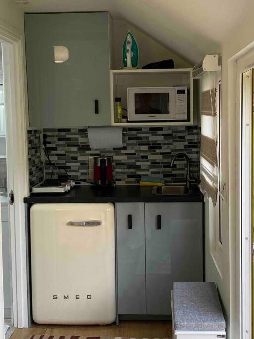 Charming Private Guest House Enfield Luaran gambar